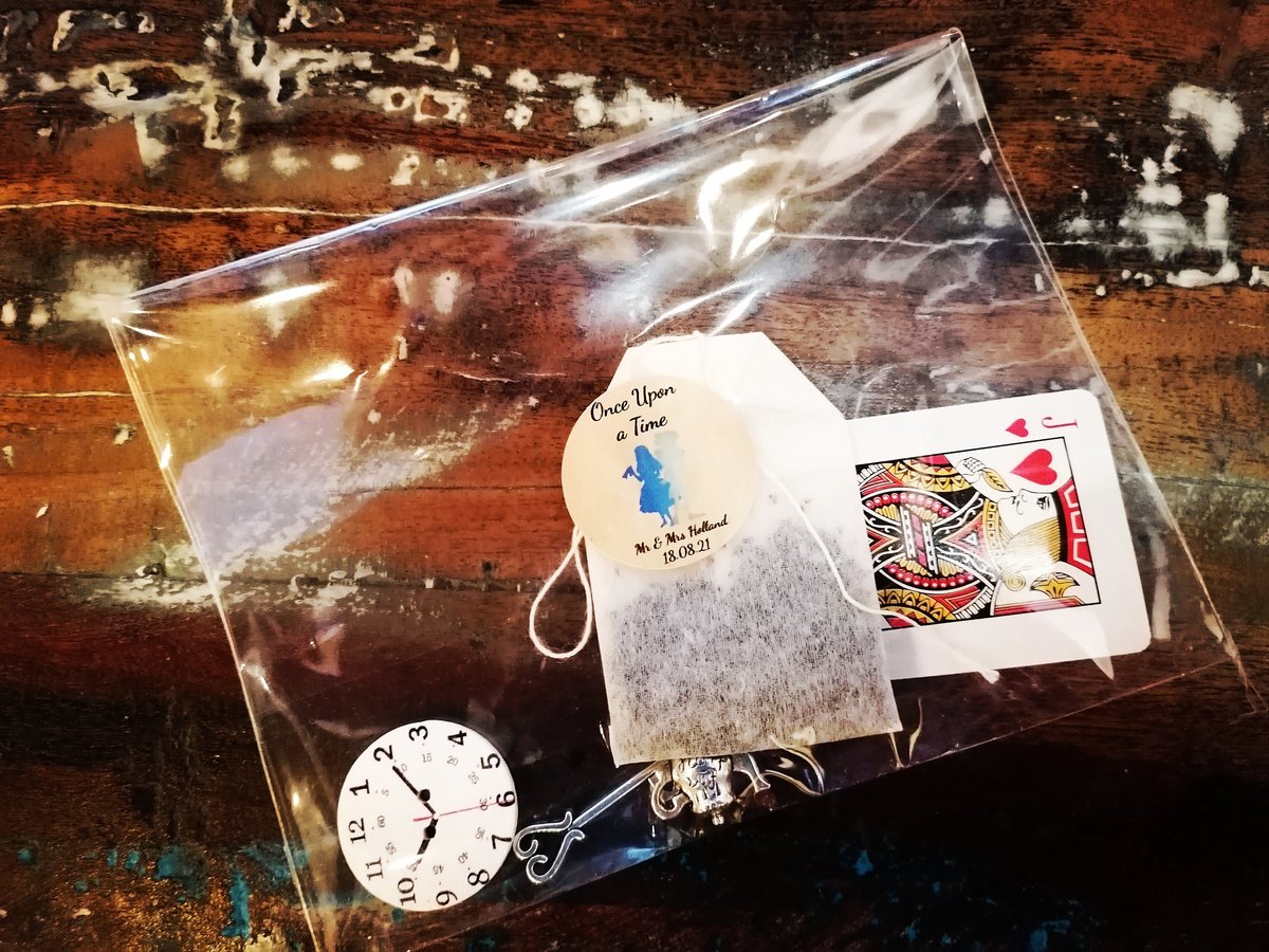 Alice in Wonderland Bag Kit Mad Hatter Perfect Birthday Gift, Wedding Favor Favour, Fairytale Themed Wedding Gift Party Bags Wonderland