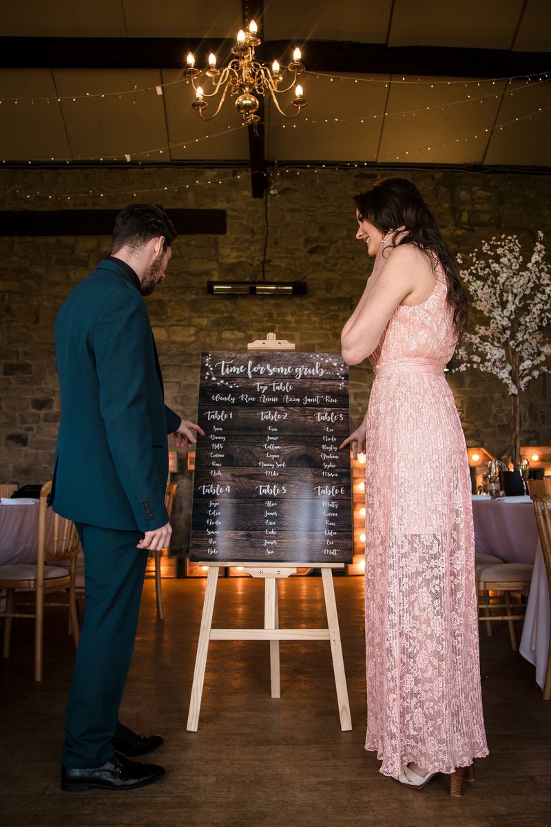 Wedding Easel Perfect for Signage, Table Plans, Seating Plans Adjustable Easel For Displays 1.5m Wooden Wedding Decorations Signs Party